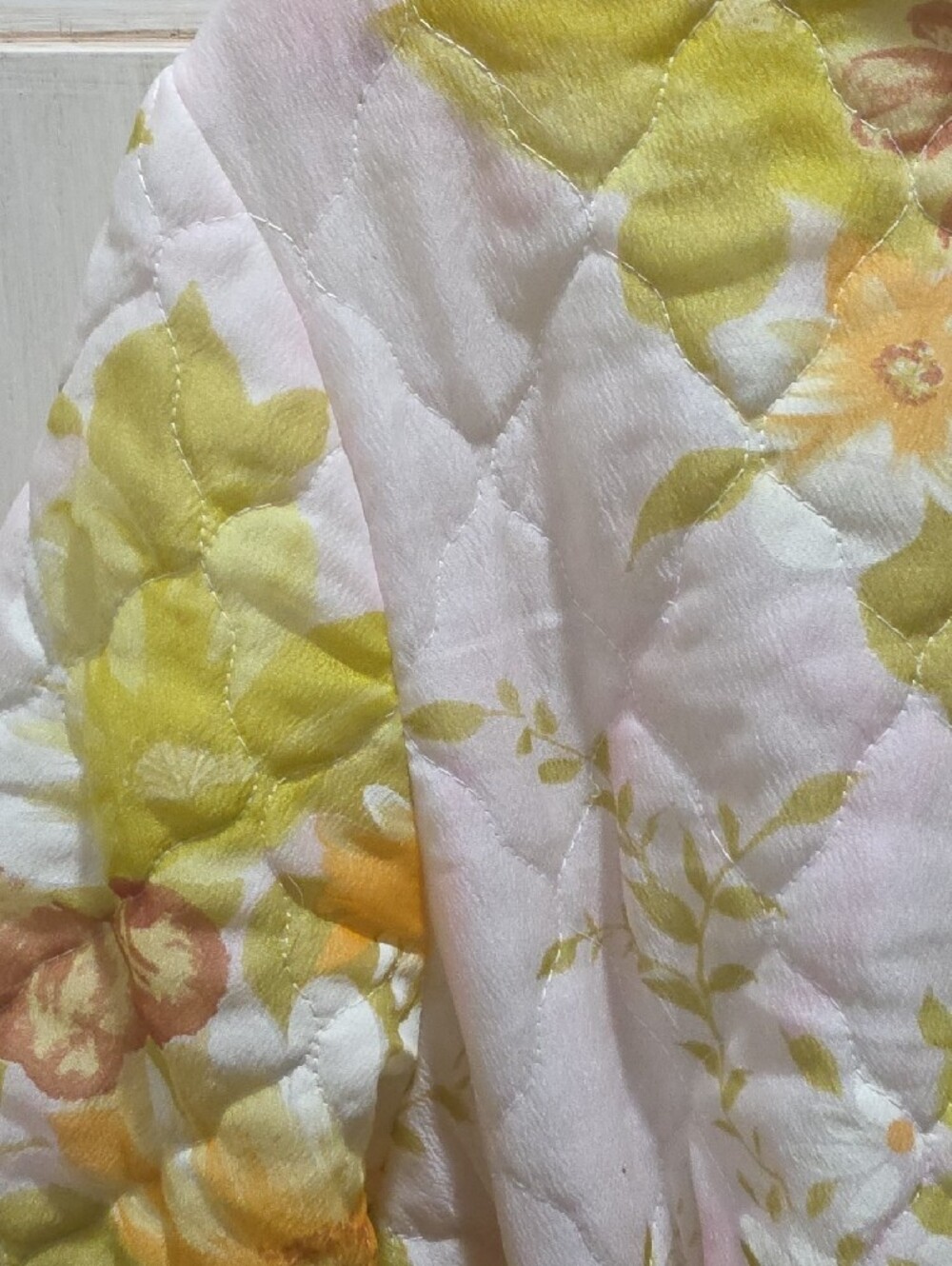 Vintage 1960's Floral Quilted Belted Coatigan in Pastel Yellow & Peach - Picture 12 of 15